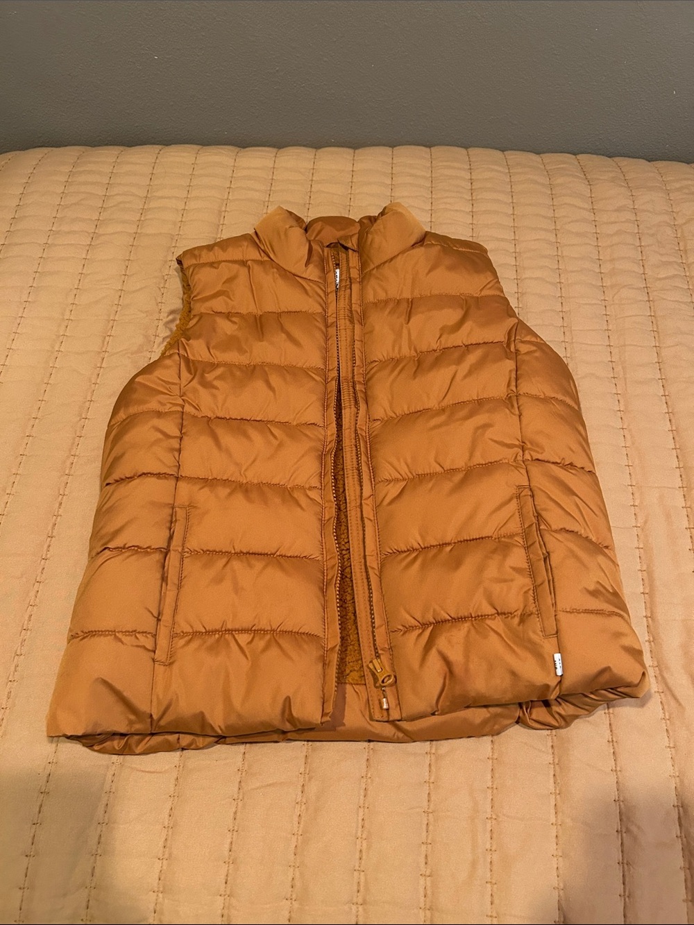 GAP Kids Puffer Vest in Rust Orange